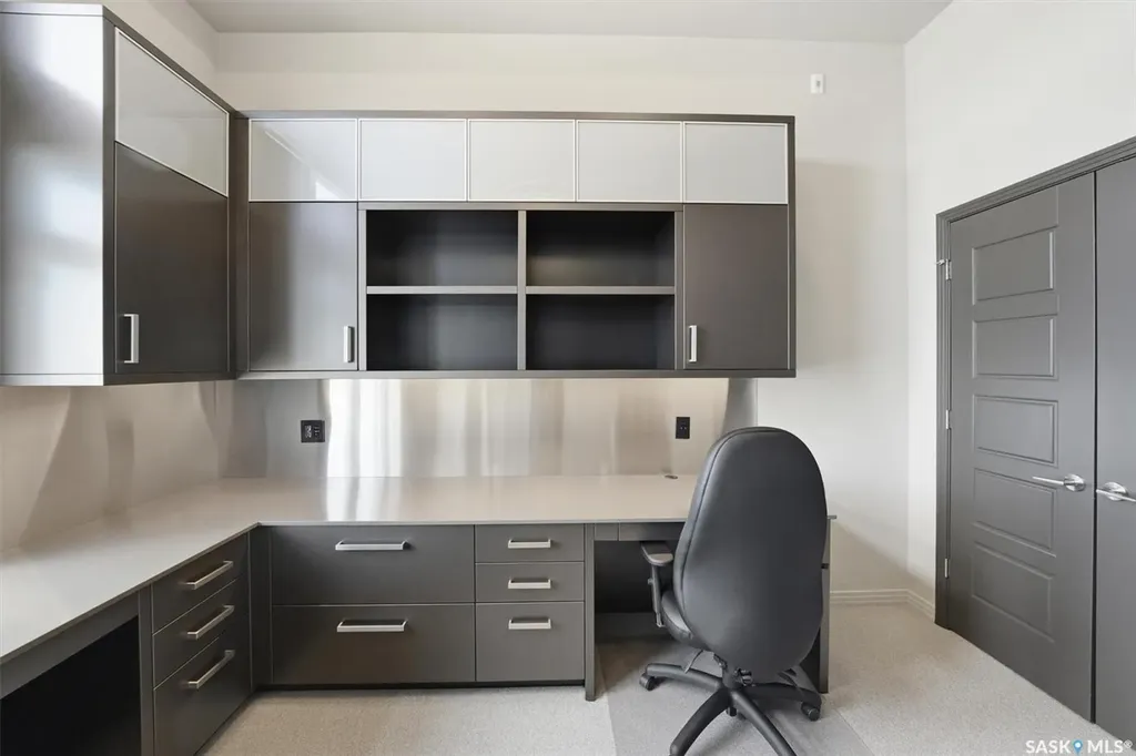 922 Broadway Avenue Saskatoon SK S7N 1B7