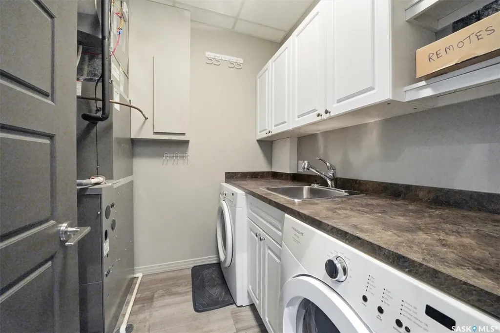 922 Broadway Avenue Saskatoon SK S7N 1B7