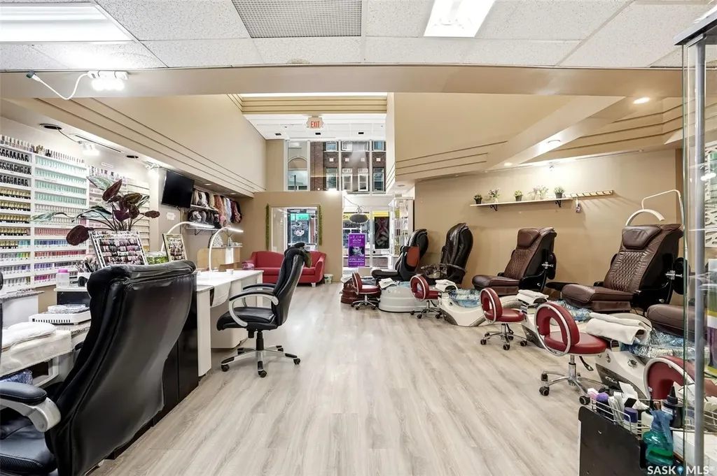 1868 Scarth Street Regina SK S4P 2G3