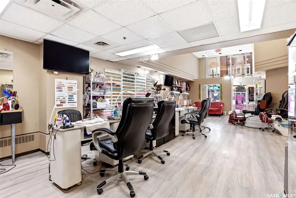 1868 Scarth Street Regina SK S4P 2G3