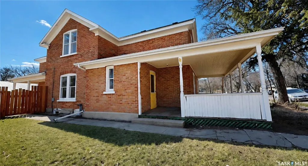 402 Jasper Street Maple Creek SK S0N 1N0