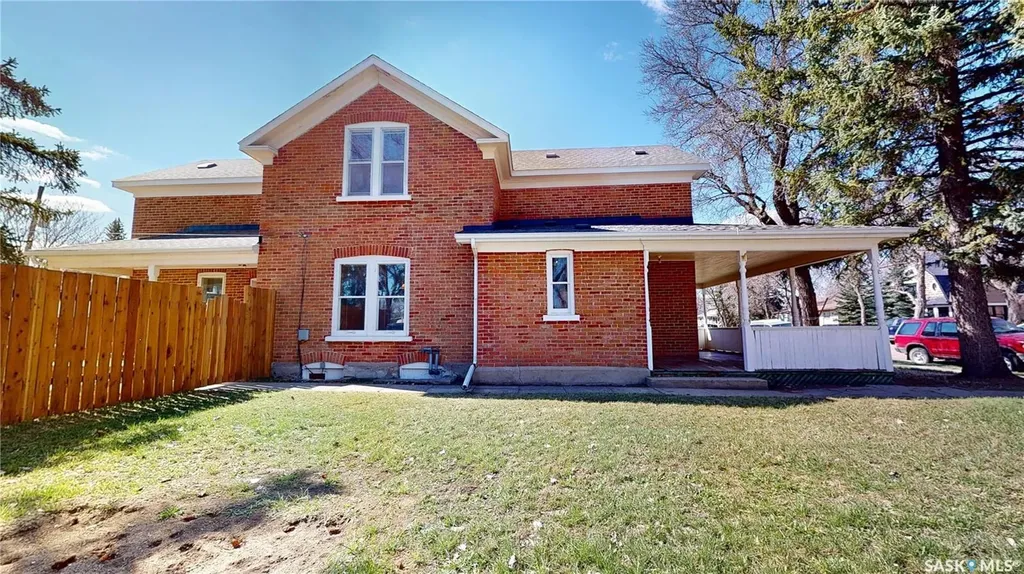 402 Jasper Street Maple Creek SK S0N 1N0