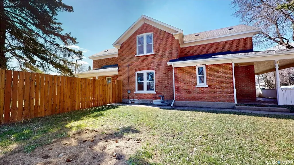 402 Jasper Street Maple Creek SK S0N 1N0