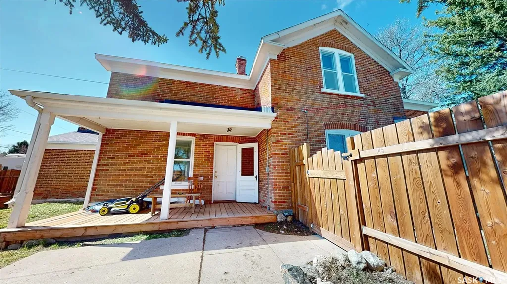 402 Jasper Street Maple Creek SK S0N 1N0