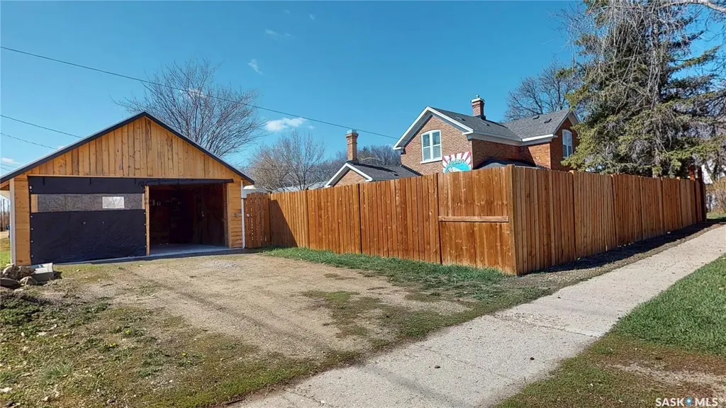 402 Jasper Street Maple Creek SK S0N 1N0