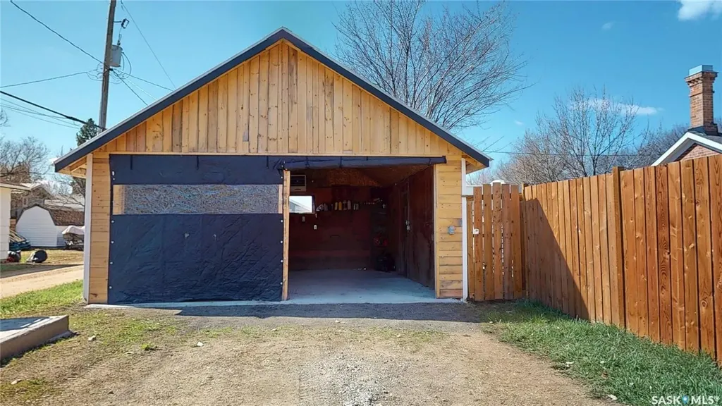 402 Jasper Street Maple Creek SK S0N 1N0