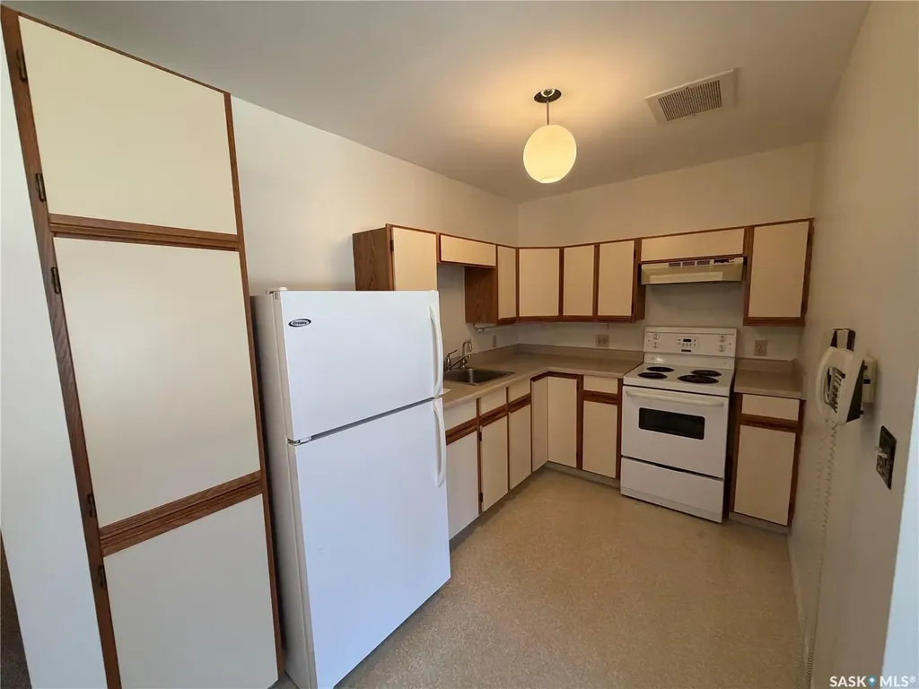 704 Assiniboia Avenue Maryfield SK S0G 3K0
