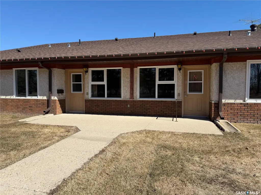 704 Assiniboia Avenue Maryfield SK S0G 3K0