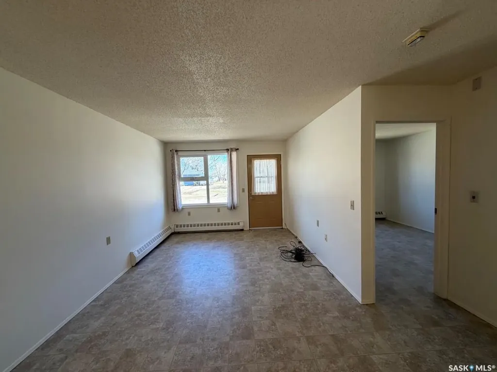 704 Assiniboia Avenue Maryfield SK S0G 3K0