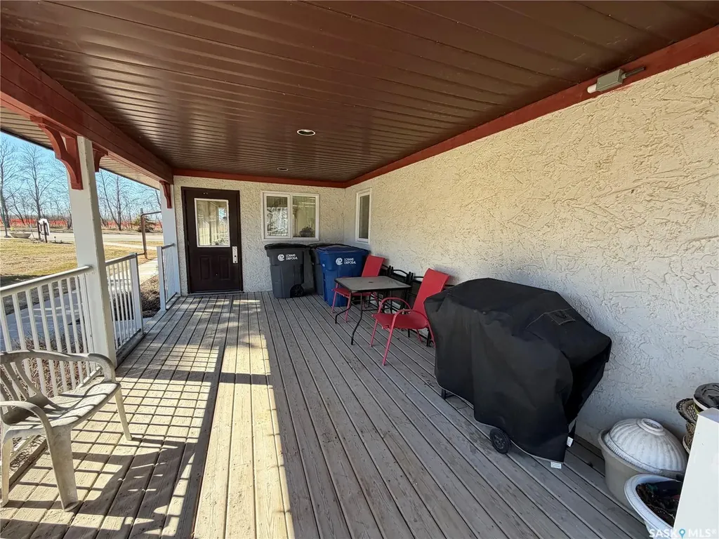 704 Assiniboia Avenue Maryfield SK S0G 3K0