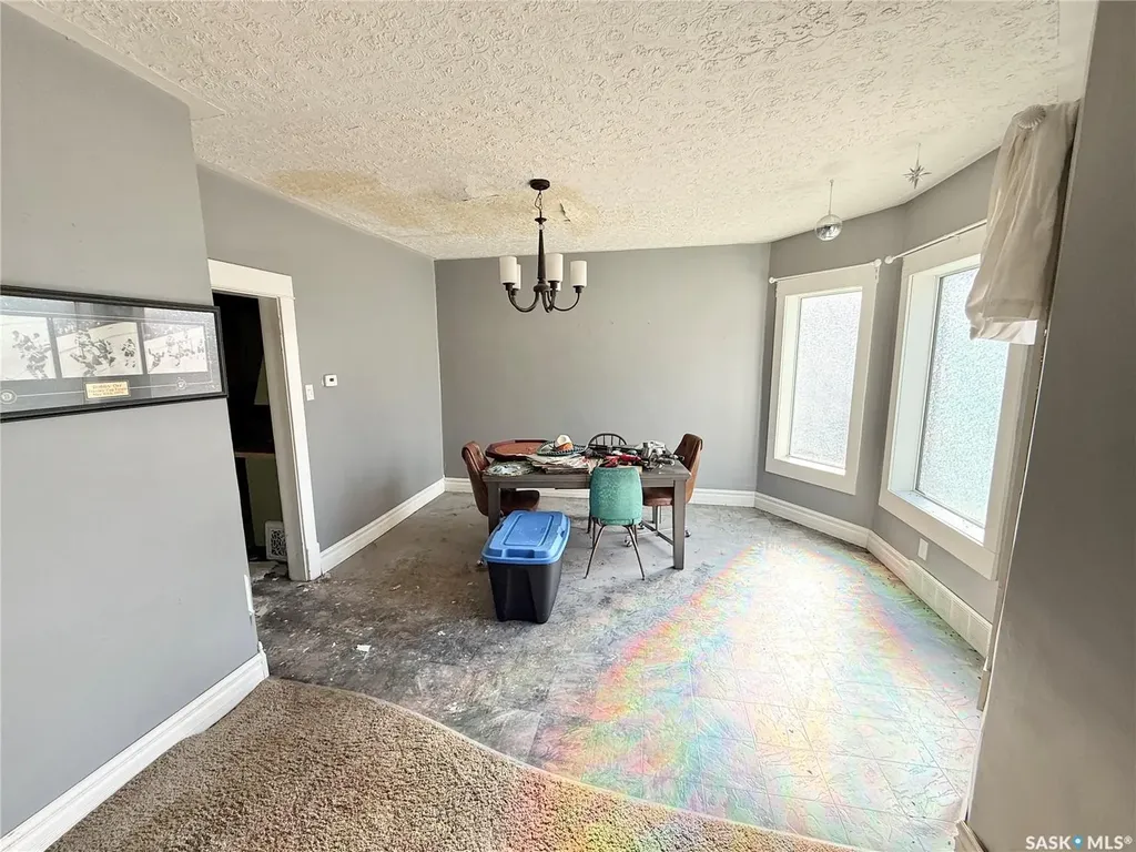 408 Assiniboia Street Weyburn SK S4H 0R6