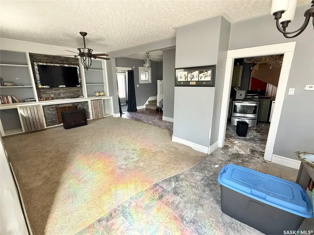 408 Assiniboia Street Weyburn SK S4H 0R6