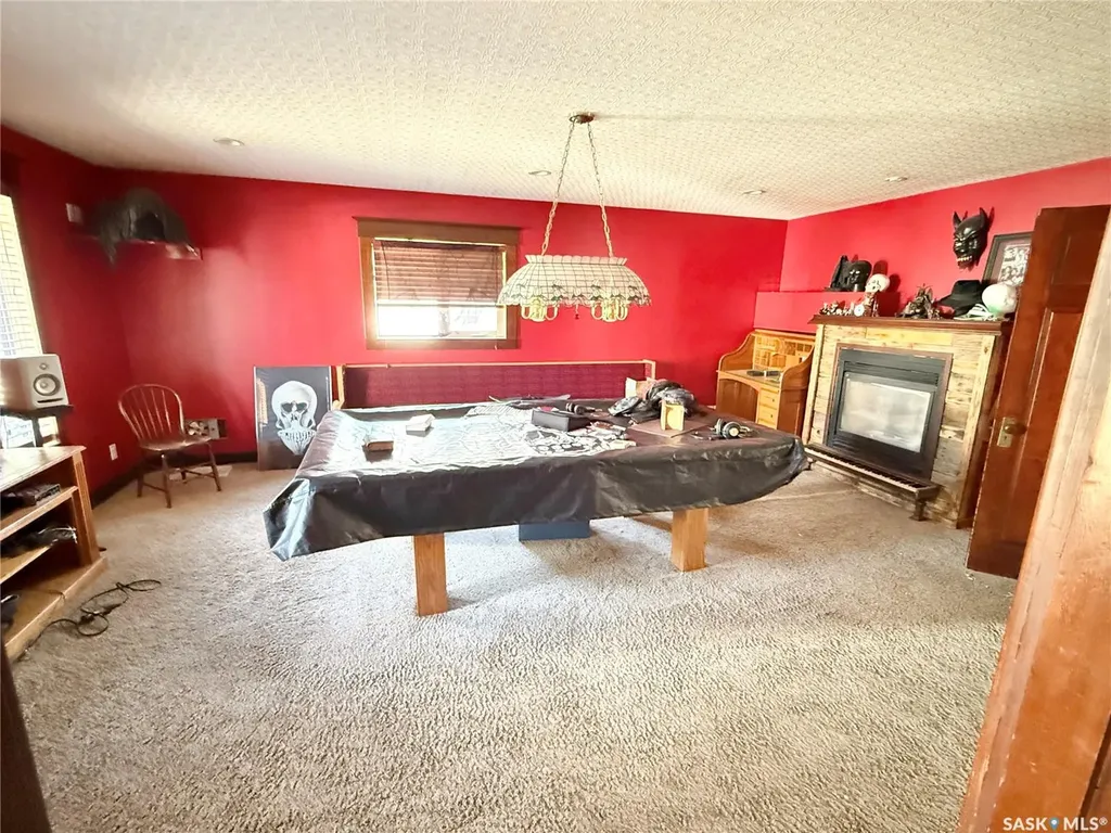 408 Assiniboia Street Weyburn SK S4H 0R6