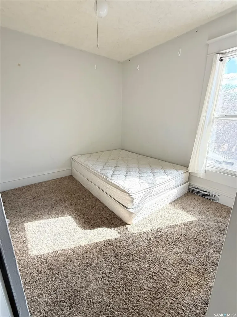 408 Assiniboia Street Weyburn SK S4H 0R6