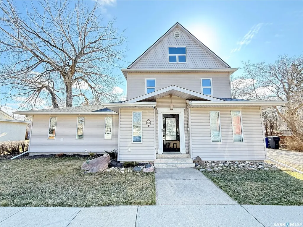 408 Assiniboia Street Weyburn SK S4H 0R6