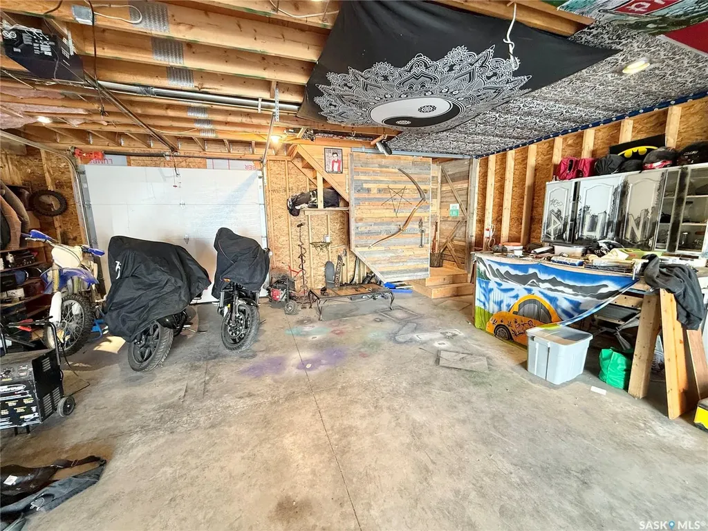 408 Assiniboia Street Weyburn SK S4H 0R6