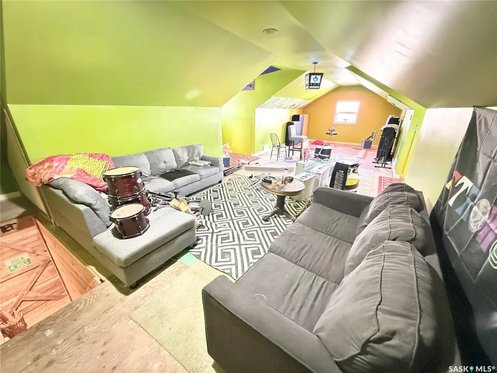 408 Assiniboia Street Weyburn SK S4H 0R6