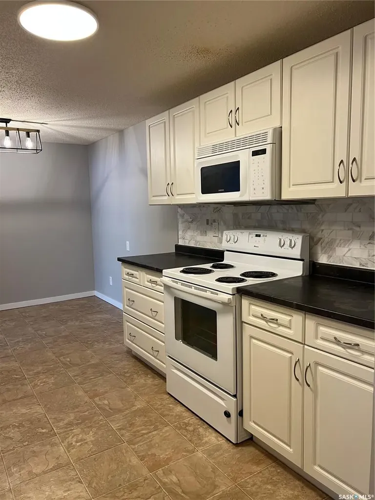 2251 St Henry Avenue Saskatoon SK S7M 0P5