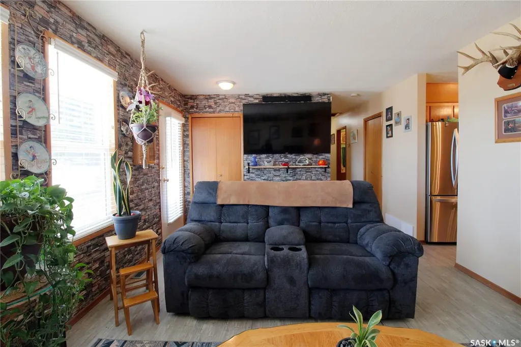 108 Willowdale Avenue Kipling SK S0G 2S0