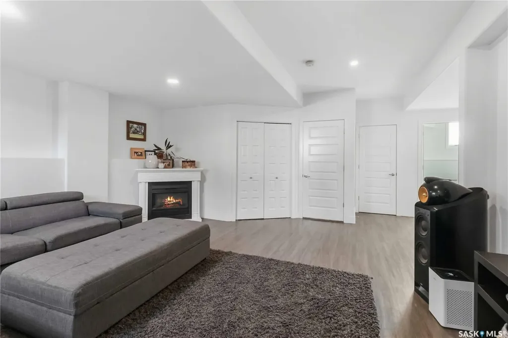 403 Delainey Road Saskatoon SK S7V 0N4