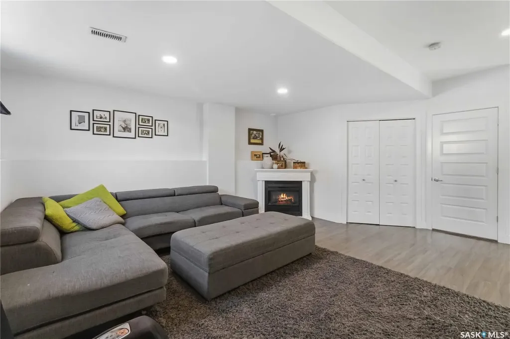 403 Delainey Road Saskatoon SK S7V 0N4