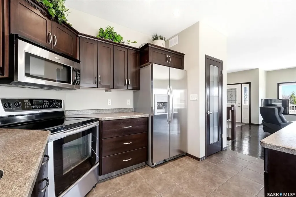 24 Bardel Crescent Pilot Butte SK S0G 3Z0