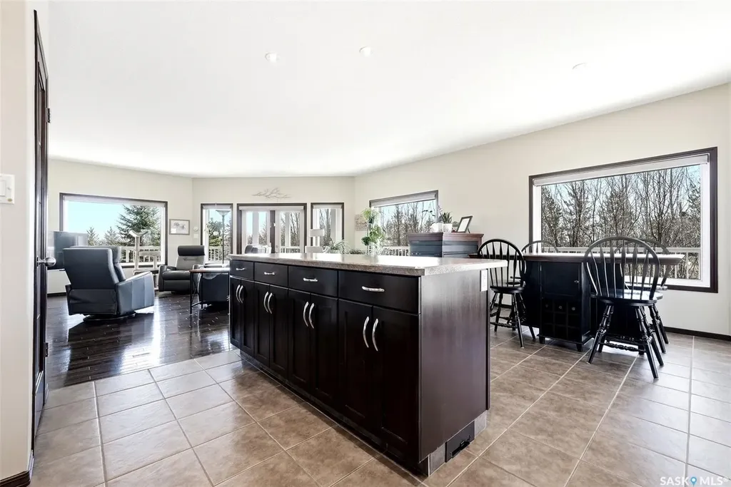 24 Bardel Crescent Pilot Butte SK S0G 3Z0