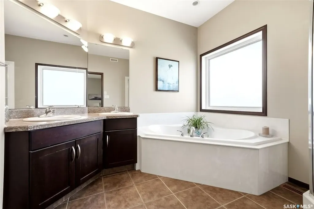 24 Bardel Crescent Pilot Butte SK S0G 3Z0