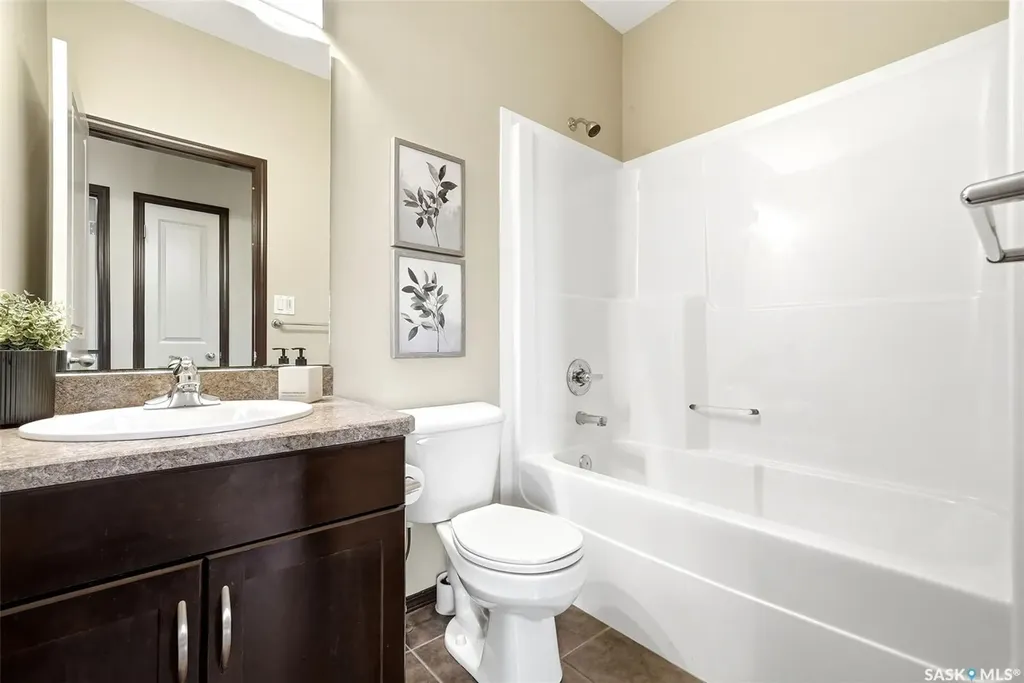 24 Bardel Crescent Pilot Butte SK S0G 3Z0