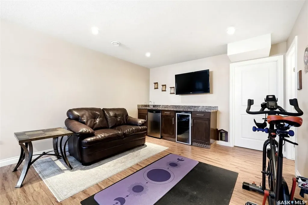 24 Bardel Crescent Pilot Butte SK S0G 3Z0
