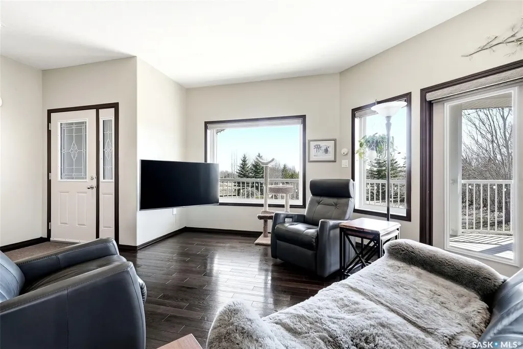 24 Bardel Crescent Pilot Butte SK S0G 3Z0