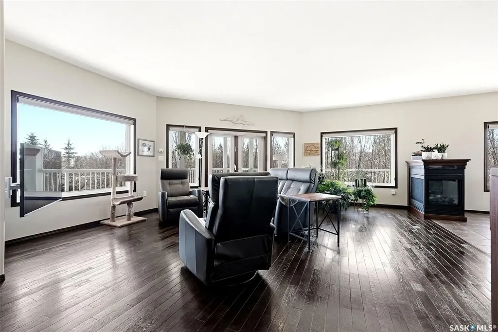 24 Bardel Crescent Pilot Butte SK S0G 3Z0