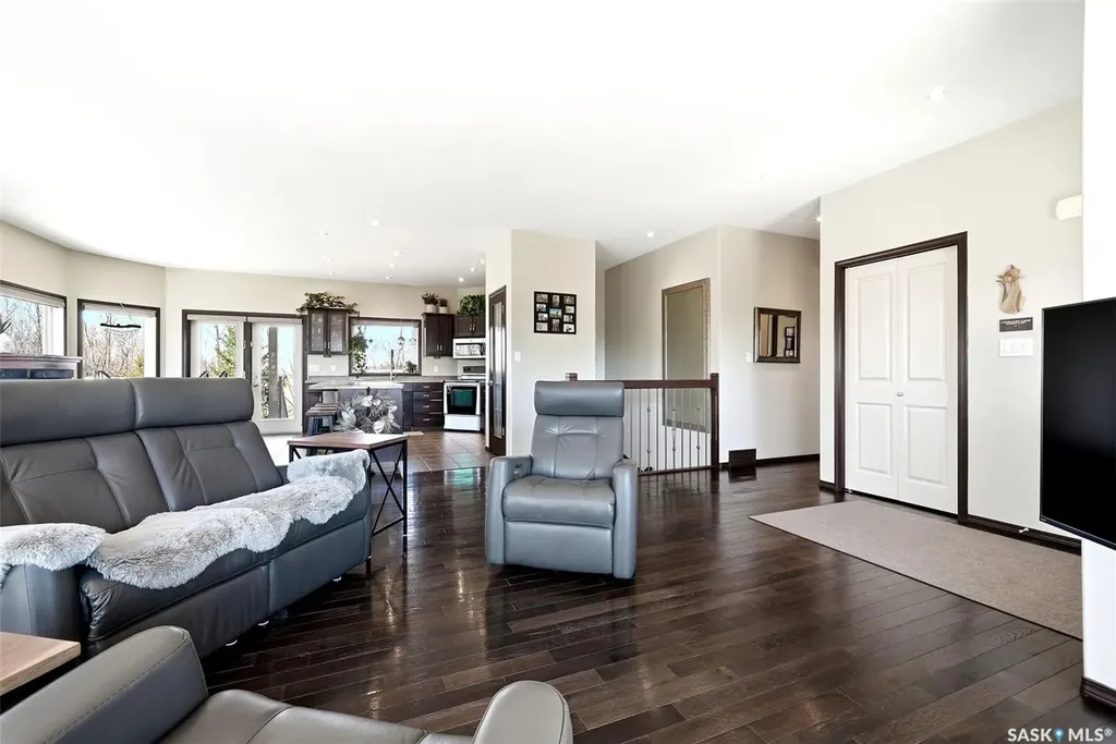 24 Bardel Crescent Pilot Butte SK S0G 3Z0