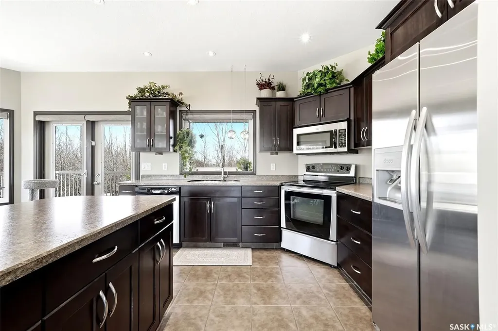24 Bardel Crescent Pilot Butte SK S0G 3Z0