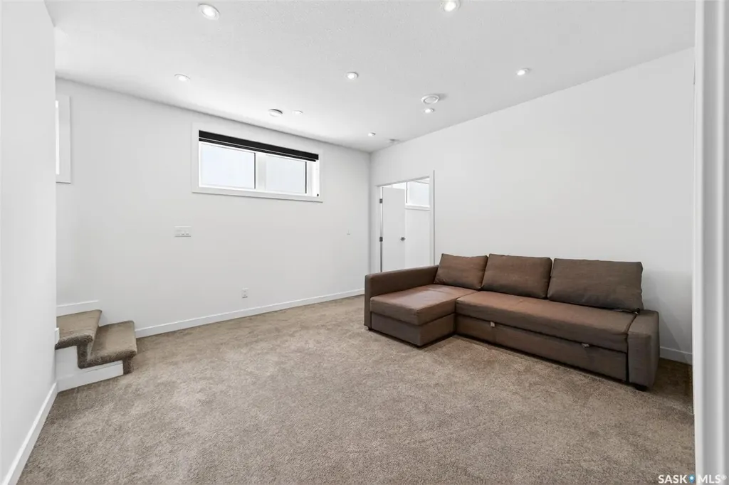 5501 Norseman Crescent Regina SK S4W 0J8