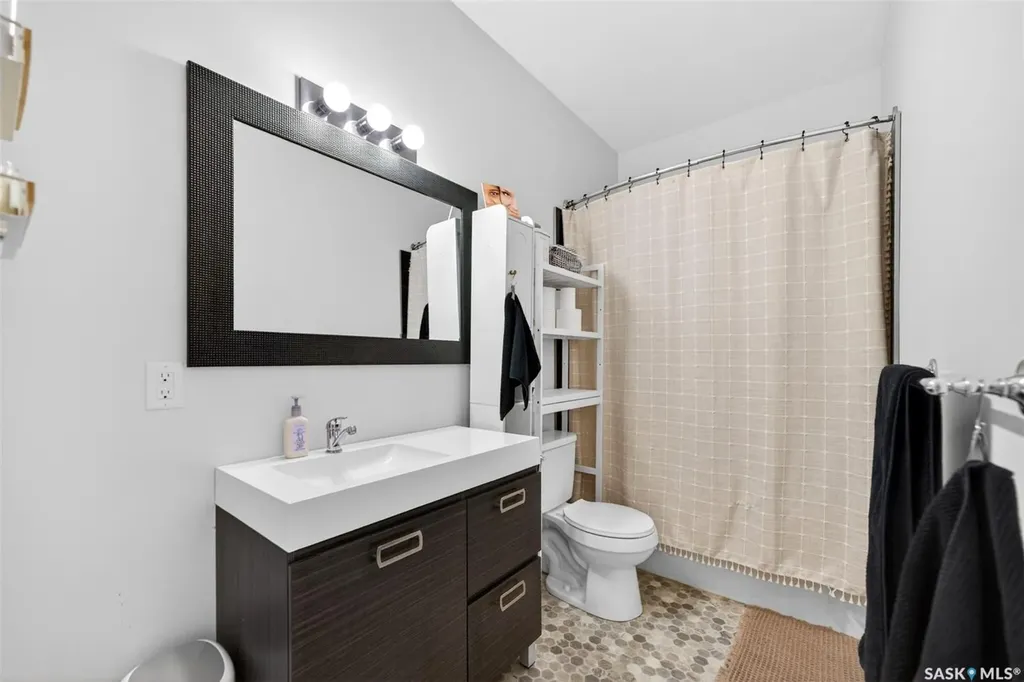 5501 Norseman Crescent Regina SK S4W 0J8