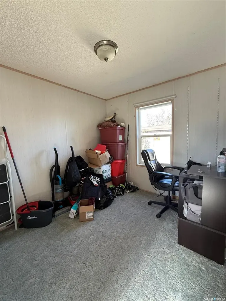 710 1st Avenue W Kindersley SK S0L 1S0