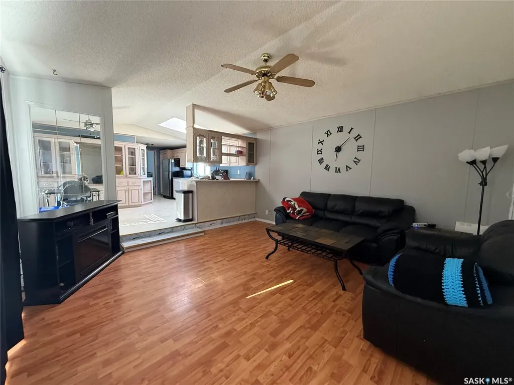 710 1st Avenue W Kindersley SK S0L 1S0