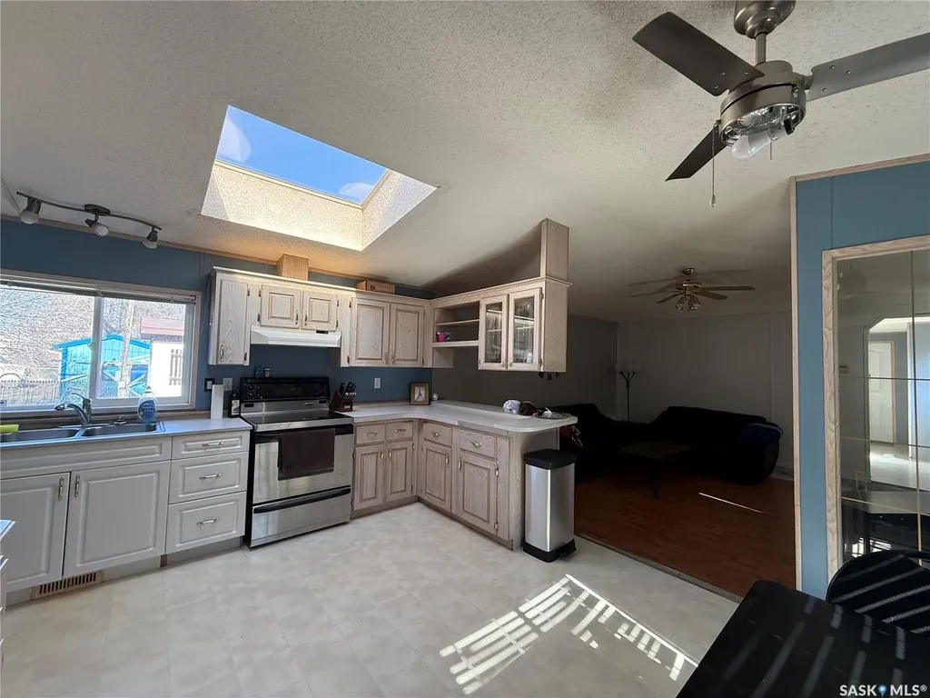 710 1st Avenue W Kindersley SK S0L 1S0