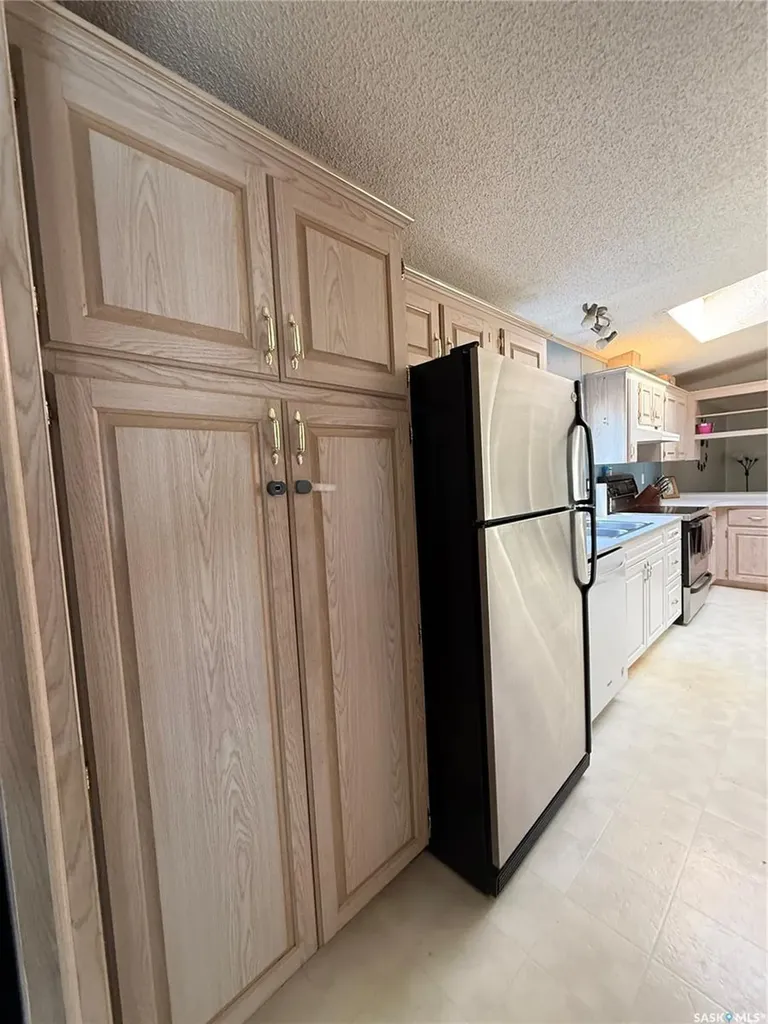 710 1st Avenue W Kindersley SK S0L 1S0