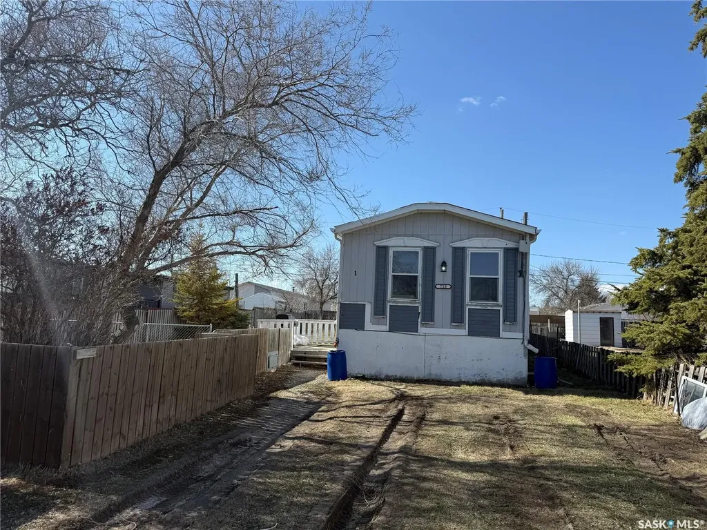 710 1st Avenue W Kindersley SK S0L 1S0