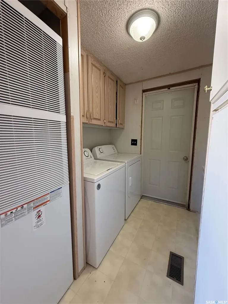 710 1st Avenue W Kindersley SK S0L 1S0