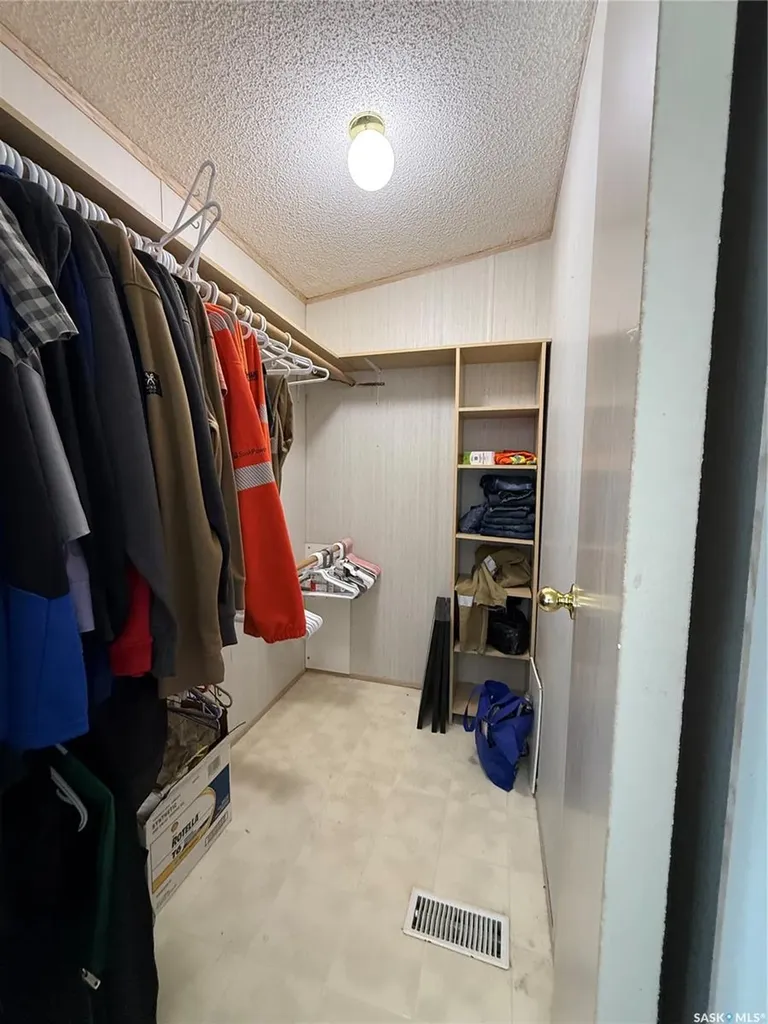 710 1st Avenue W Kindersley SK S0L 1S0