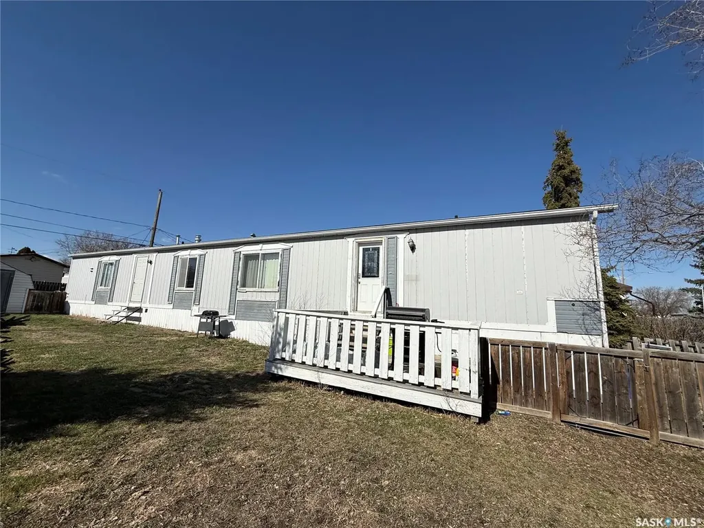 710 1st Avenue W Kindersley SK S0L 1S0