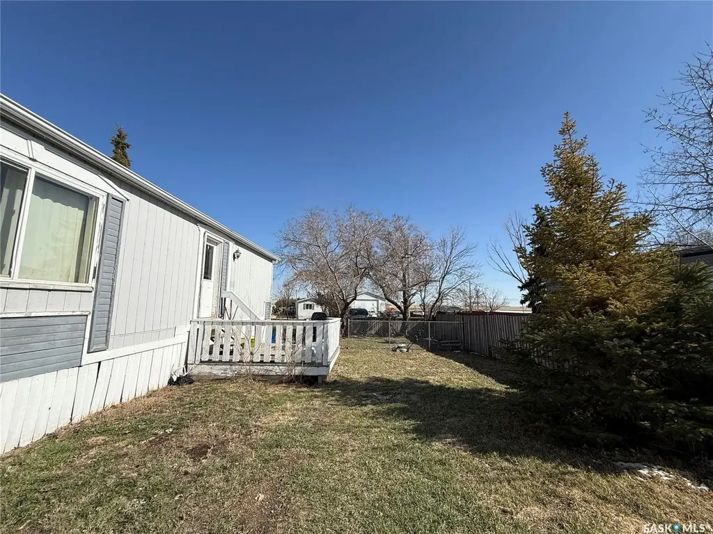 710 1st Avenue W Kindersley SK S0L 1S0