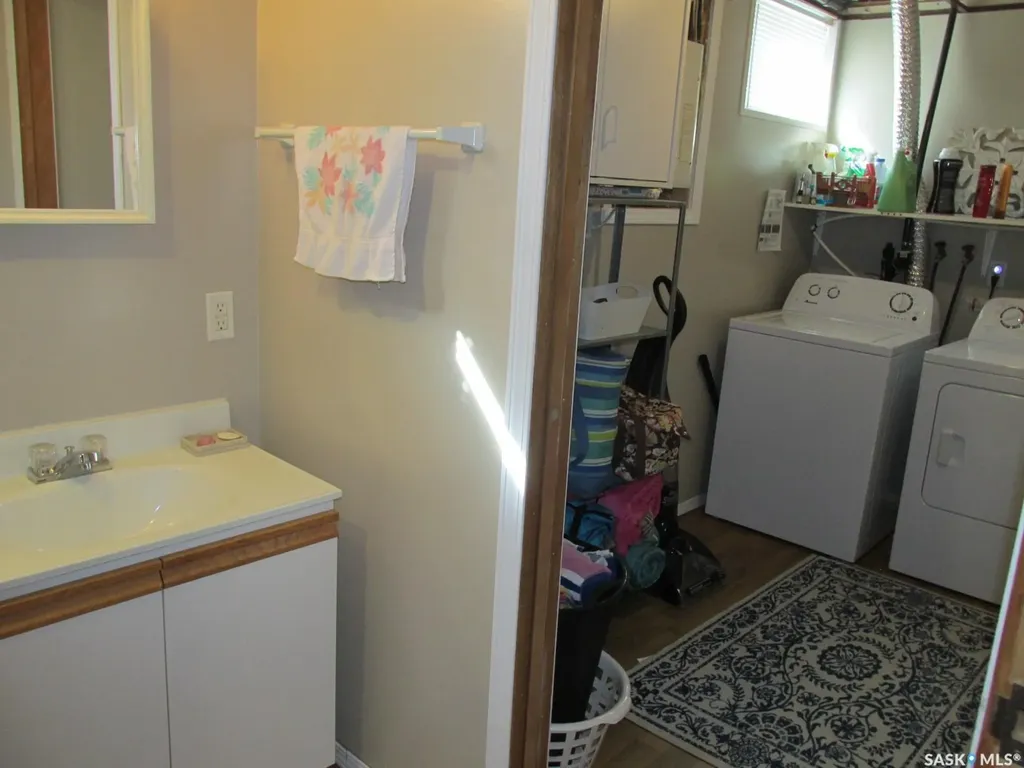 302 7th Avenue W Nipawin SK S0E 1E0