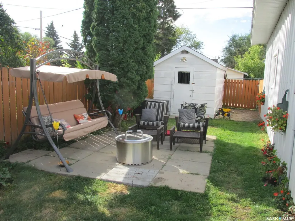 302 7th Avenue W Nipawin SK S0E 1E0