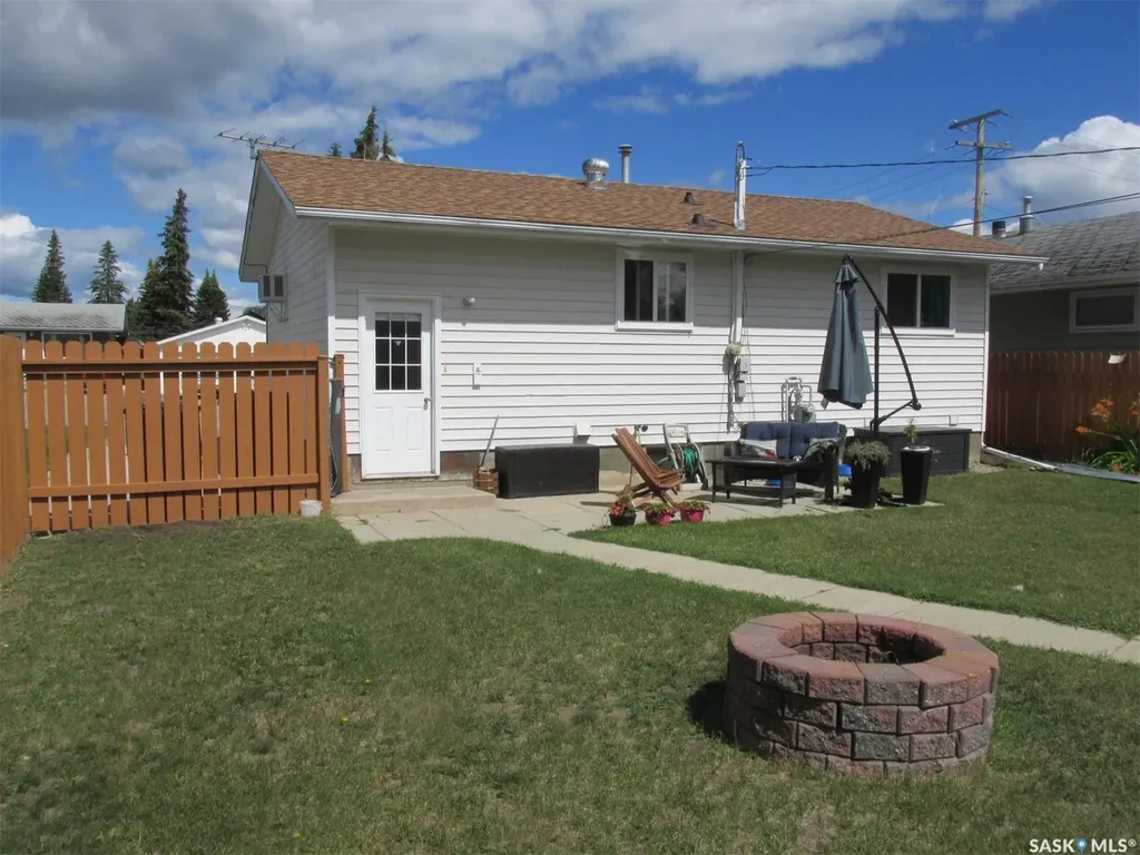 302 7th Avenue W Nipawin SK S0E 1E0