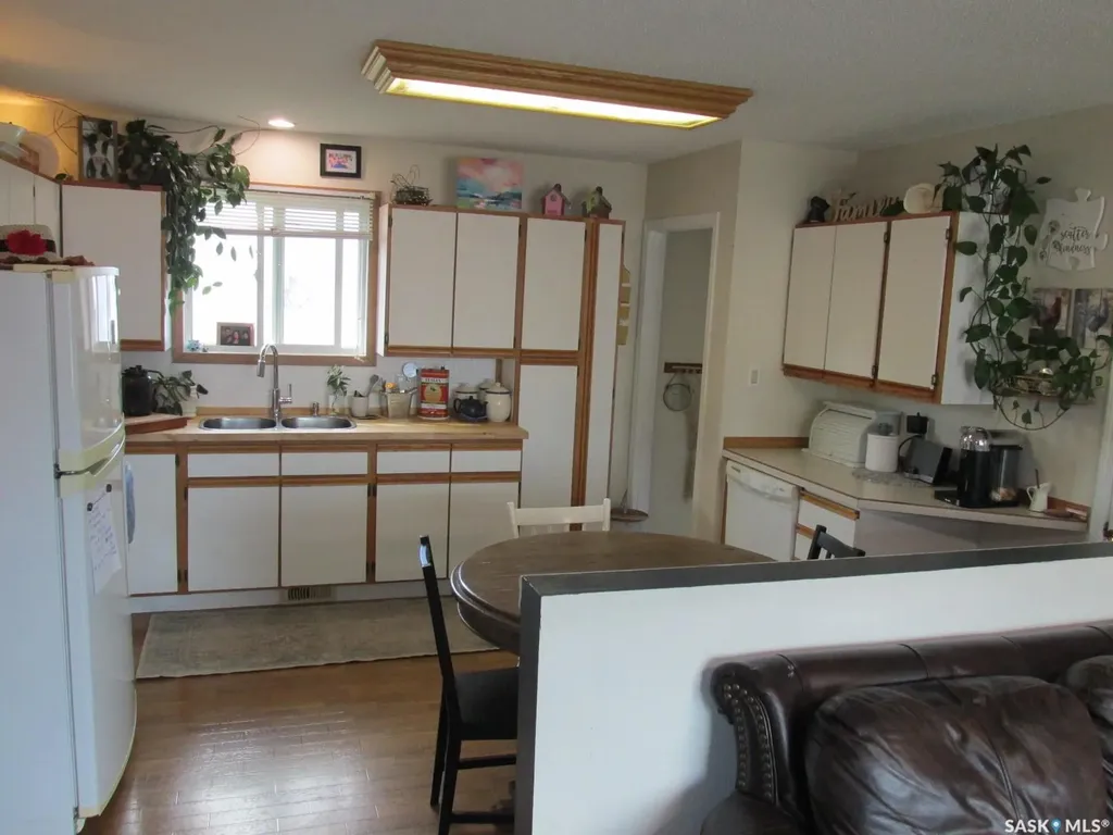 302 7th Avenue W Nipawin SK S0E 1E0