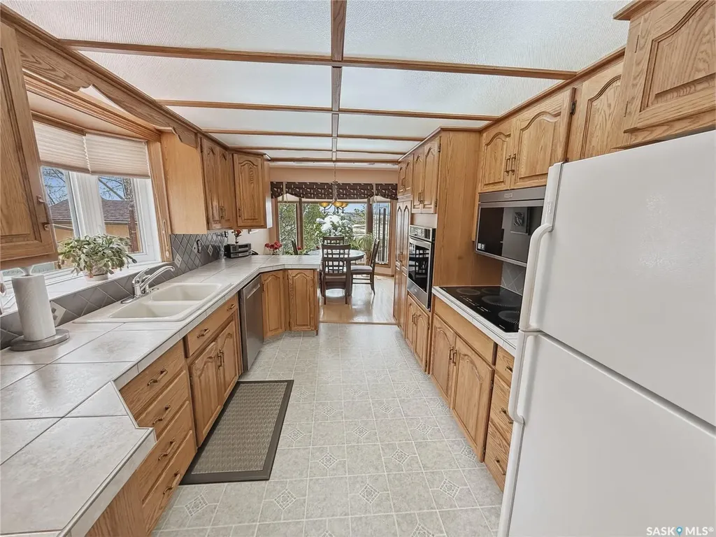412 Curry Crescent Swift Current SK S9H 4X4